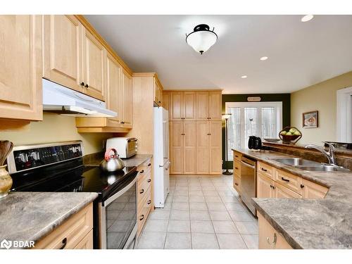 1400 Everton Road, Midland, ON - Indoor Photo Showing Kitchen With Double Sink