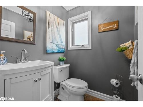 2255 Douglas Avenue, Innisfil, ON - Indoor Photo Showing Bathroom