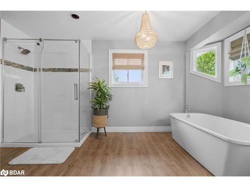2255 Douglas Avenue, Innisfil, ON - Indoor Photo Showing Bathroom