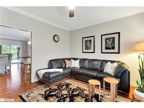 1097 Hurlwood Lane, Orillia, ON - Indoor Photo Showing Living Room