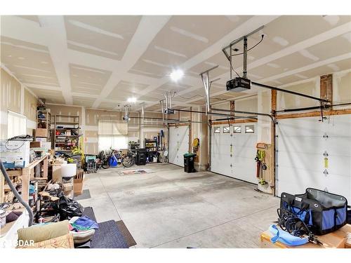 1097 Hurlwood Lane, Orillia, ON - Indoor Photo Showing Garage