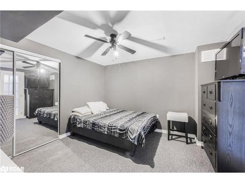 267 Johnson Street, Barrie, ON - Indoor Photo Showing Bedroom