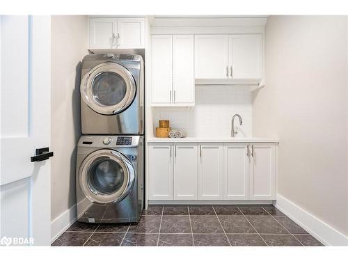 16 Fawn Crescent, Barrie, ON - Indoor Photo Showing Laundry Room