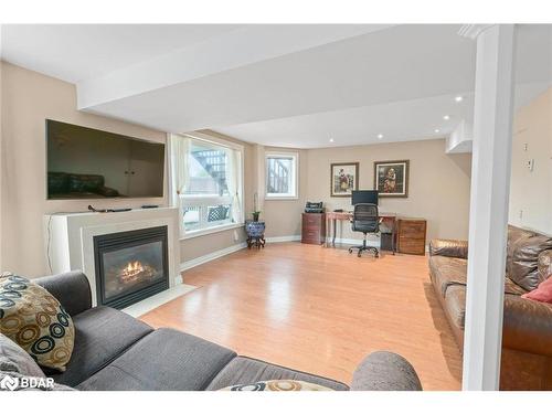 23 Pinebrook Circle, Caledon, ON - Indoor Photo Showing Living Room With Fireplace