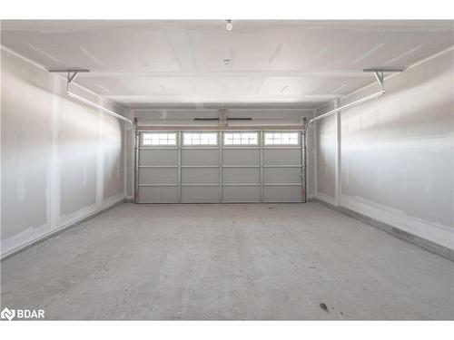 4 Oakmont Drive, Bath, ON - Indoor Photo Showing Garage
