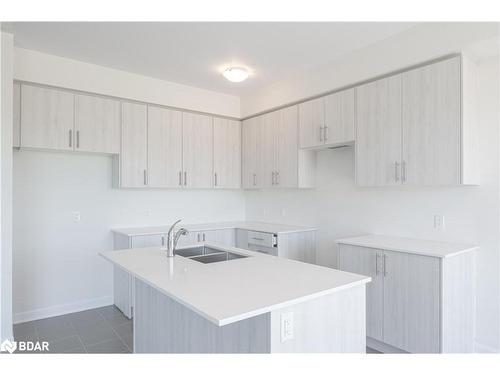 4 Oakmont Drive, Bath, ON - Indoor Photo Showing Kitchen