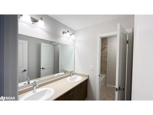 44 Blackburn Street, Cambridge, ON - Indoor Photo Showing Bathroom