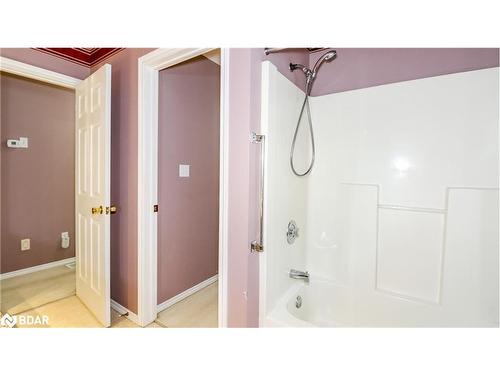 401 Mary Street, Orillia, ON - Indoor Photo Showing Bathroom