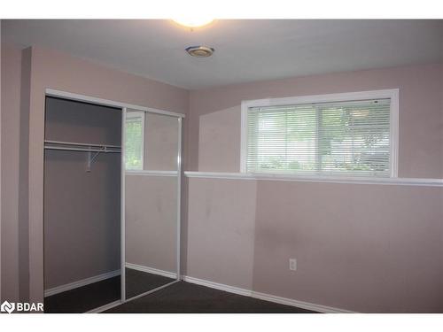 401 Mary Street, Orillia, ON - Indoor Photo Showing Bedroom