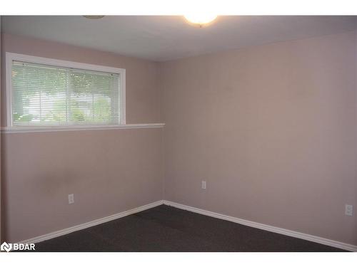 401 Mary Street, Orillia, ON - Indoor Photo Showing Bedroom