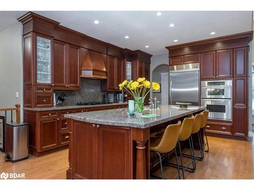 5 Timber Court, Springwater, ON - Indoor Photo Showing Kitchen