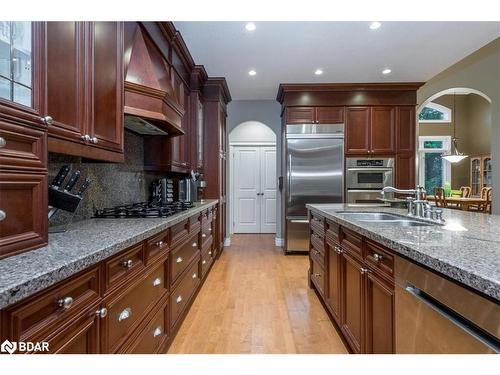 5 Timber Court, Springwater, ON - Indoor Photo Showing Kitchen With Double Sink