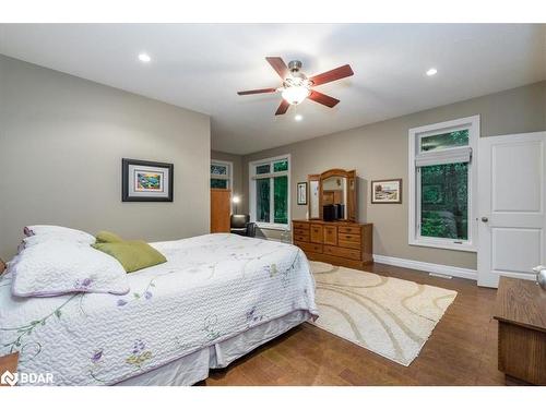 5 Timber Court, Springwater, ON - Indoor Photo Showing Bedroom