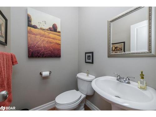 5 Timber Court, Springwater, ON - Indoor Photo Showing Bathroom