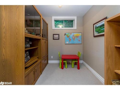 5 Timber Court, Springwater, ON - Indoor Photo Showing Other Room