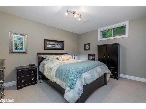 5 Timber Court, Springwater, ON - Indoor Photo Showing Bedroom