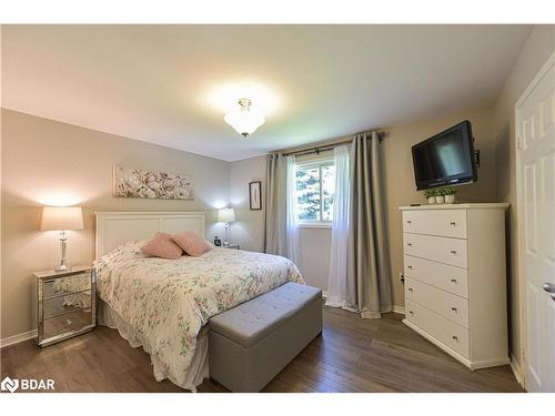 6 Lewis Drive, Orillia, ON - Indoor Photo Showing Bedroom