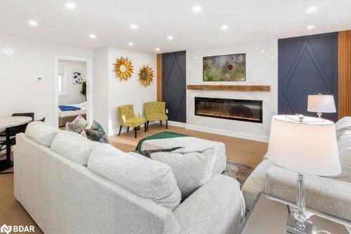 963 Sanford Drive, Burlington, ON - Indoor Photo Showing Living Room With Fireplace