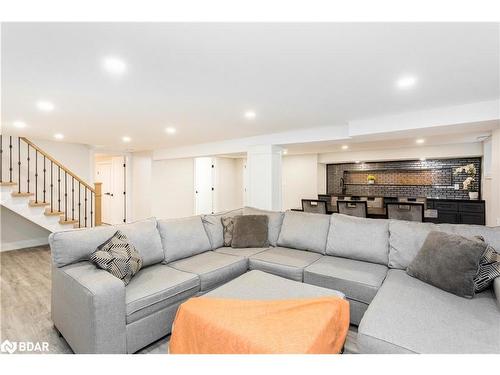 963 Sanford Drive, Burlington, ON - Indoor Photo Showing Living Room