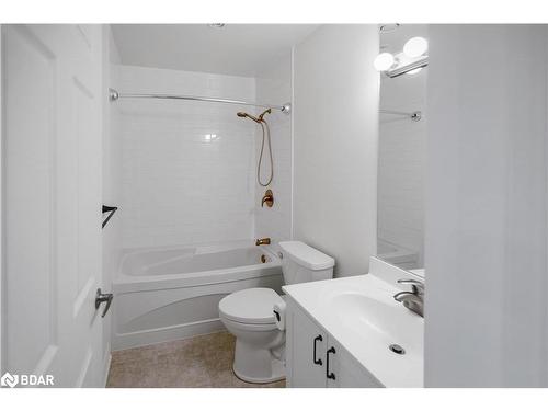511-354 Atherley Road, Orillia, ON - Indoor Photo Showing Bathroom