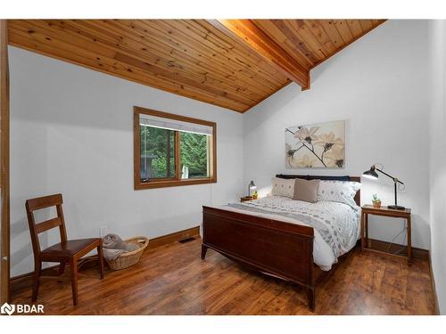 22 Cathedral Pines Rd Road, Barrie, ON - Indoor Photo Showing Bedroom