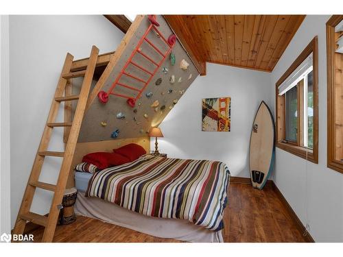 22 Cathedral Pines Rd Road, Barrie, ON - Indoor Photo Showing Bedroom