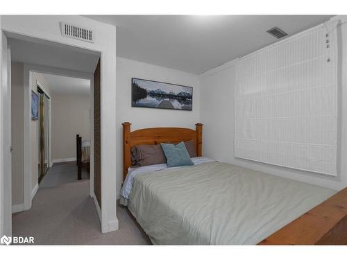 22 Cathedral Pines Rd Road, Barrie, ON - Indoor Photo Showing Bedroom