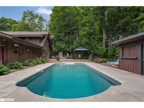 22 Cathedral Pines Rd Road, Barrie, ON - Outdoor With In Ground Pool With Backyard