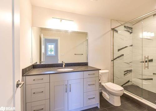 29B Rose Avenue, Orillia, ON - Indoor Photo Showing Bathroom