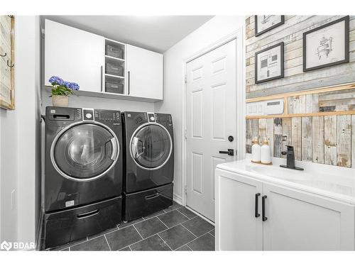 1301 Hunter Street, Innisfil, ON - Indoor Photo Showing Laundry Room