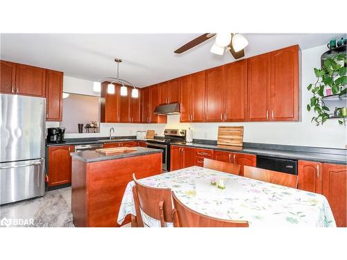 405 Irwin Street, Midland, ON - Indoor Photo Showing Kitchen