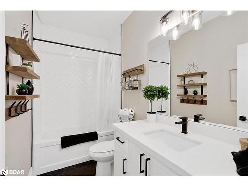 877 Pine Avenue Street, Innisfil, ON - Indoor Photo Showing Bathroom