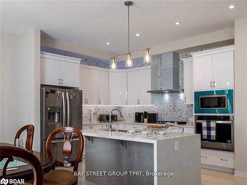 3784 Sunbank Crescent, Severn, ON - Indoor Photo Showing Kitchen