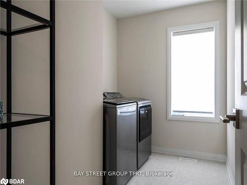 3784 Sunbank Crescent, Severn, ON - Indoor Photo Showing Laundry Room