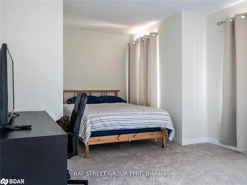 3784 Sunbank Crescent, Severn, ON - Indoor Photo Showing Bedroom