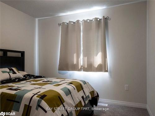 3784 Sunbank Crescent, Severn, ON - Indoor Photo Showing Bedroom