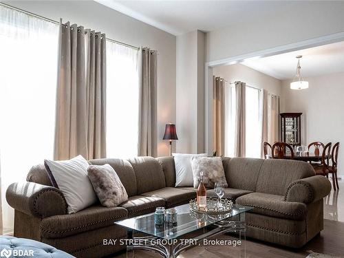 3784 Sunbank Crescent, Severn, ON - Indoor Photo Showing Living Room