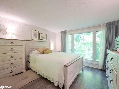 9705 County Rd 93, Midland, ON - Indoor Photo Showing Bedroom