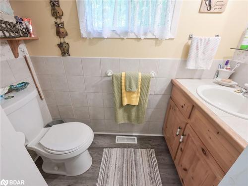 9705 County Rd 93, Midland, ON - Indoor Photo Showing Bathroom