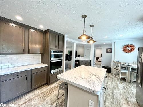 20 Bridlewood Crescent, Wasaga Beach, ON - Indoor Photo Showing Kitchen With Upgraded Kitchen