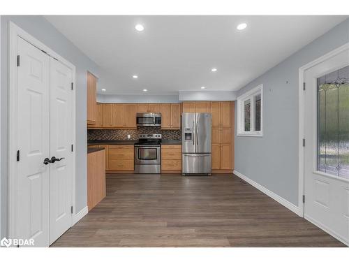 16 Joy Avenue, Orillia, ON - Indoor Photo Showing Kitchen