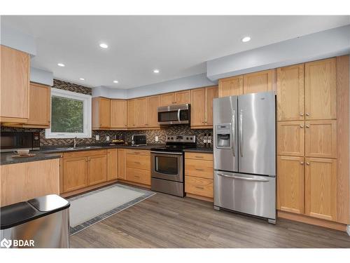 16 Joy Avenue, Orillia, ON - Indoor Photo Showing Kitchen