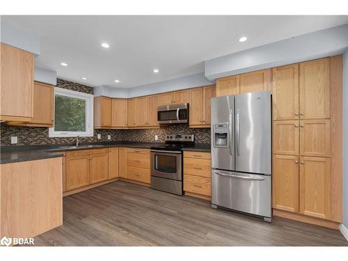 16 Joy Avenue, Orillia, ON - Indoor Photo Showing Kitchen