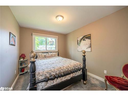 225 Eighth Street, Midland, ON - Indoor Photo Showing Bedroom