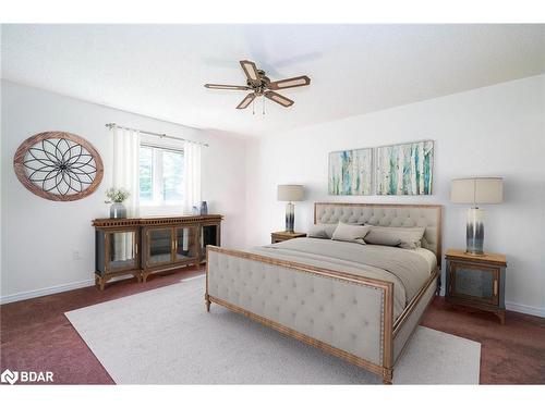63 Pennsylvania Avenue, Wasaga Beach, ON - Indoor Photo Showing Bedroom
