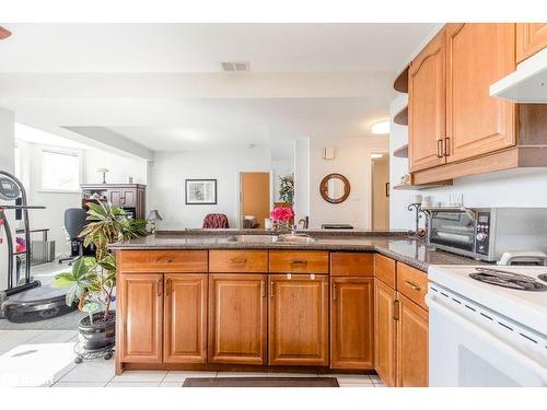 665 Lakelands Avenue, Innisfil, ON - Indoor Photo Showing Kitchen