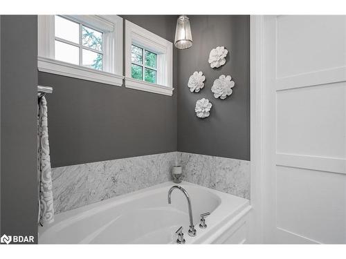 23 Kells Crescent, Collingwood, ON - Indoor Photo Showing Bathroom