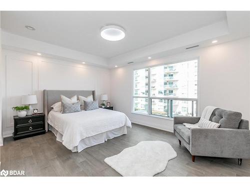 509-2 Toronto Street, Barrie, ON - Indoor Photo Showing Bedroom