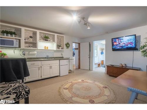 141 Sixth Street, Collingwood, ON - Indoor Photo Showing Kitchen