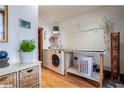 141 Sixth Street, Collingwood, ON - Indoor Photo Showing Laundry Room